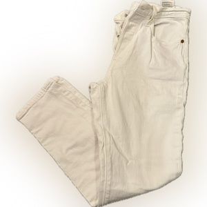LEVI’S 501, size 25, white jeans